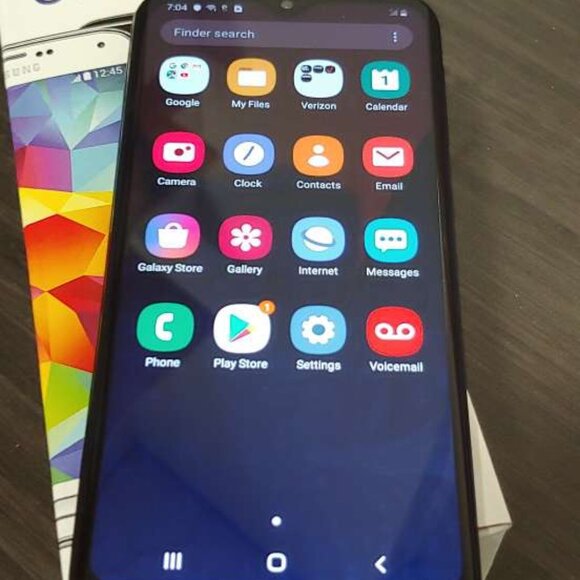 Samsung Galaxy A10e 32GB Unlocked. In good condition !!! - Picture 2 of 5